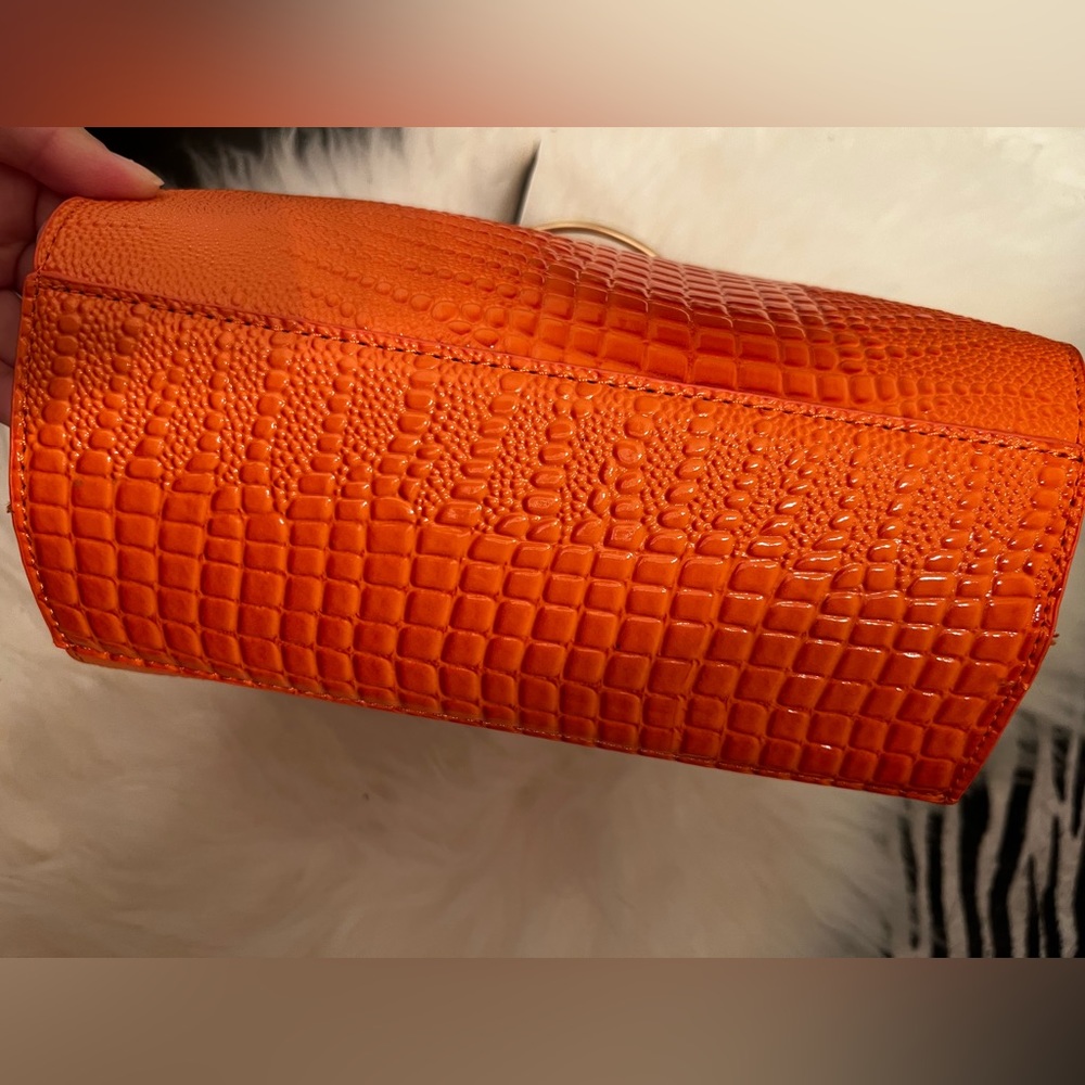 Croc pattern butterfly rhinestone evening bag elegant orange gold hardware - Picture 4 of 6
